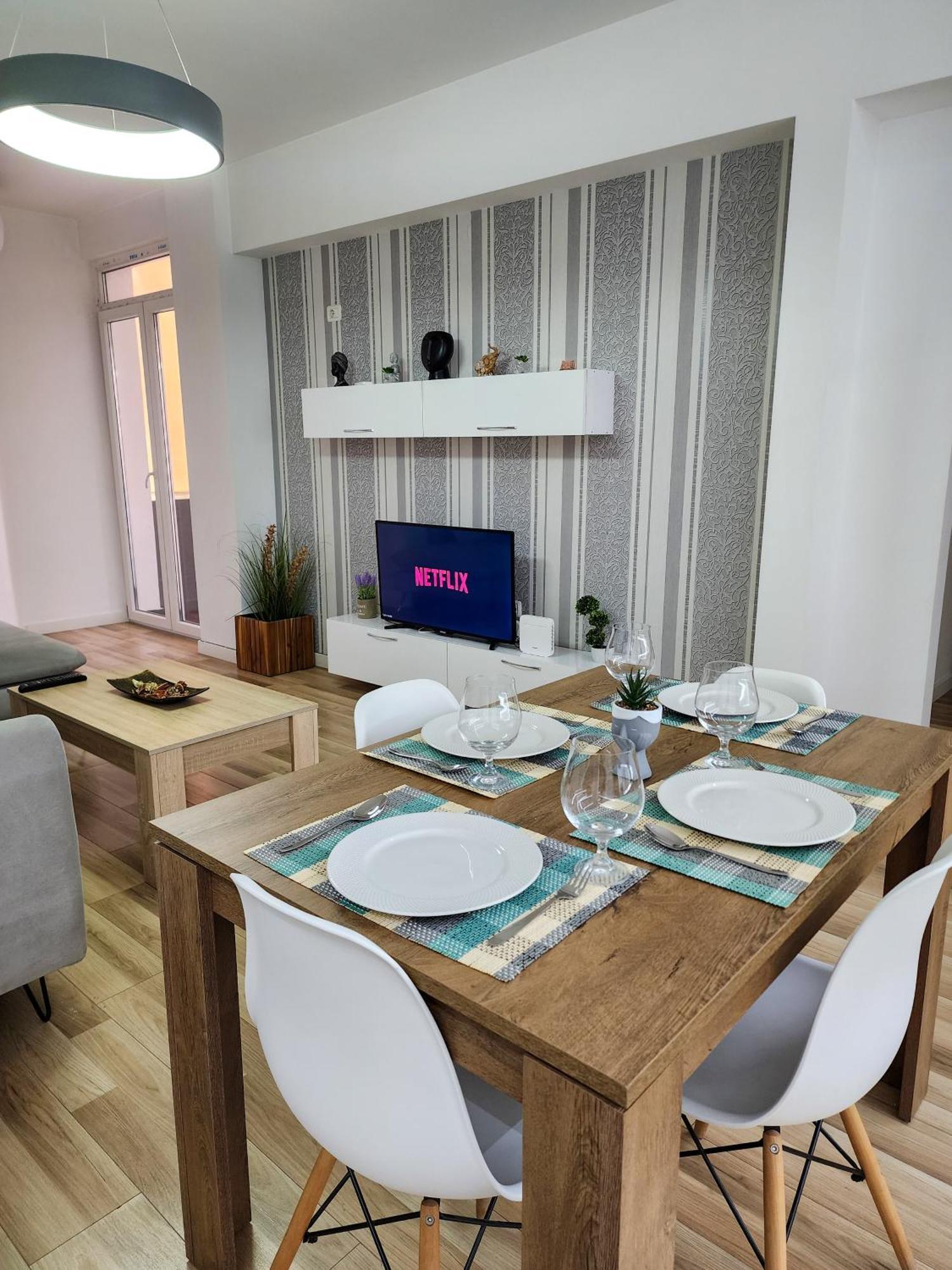 2E Apartment Myslym Shyri ติรานา ภายนอก รูปภาพ