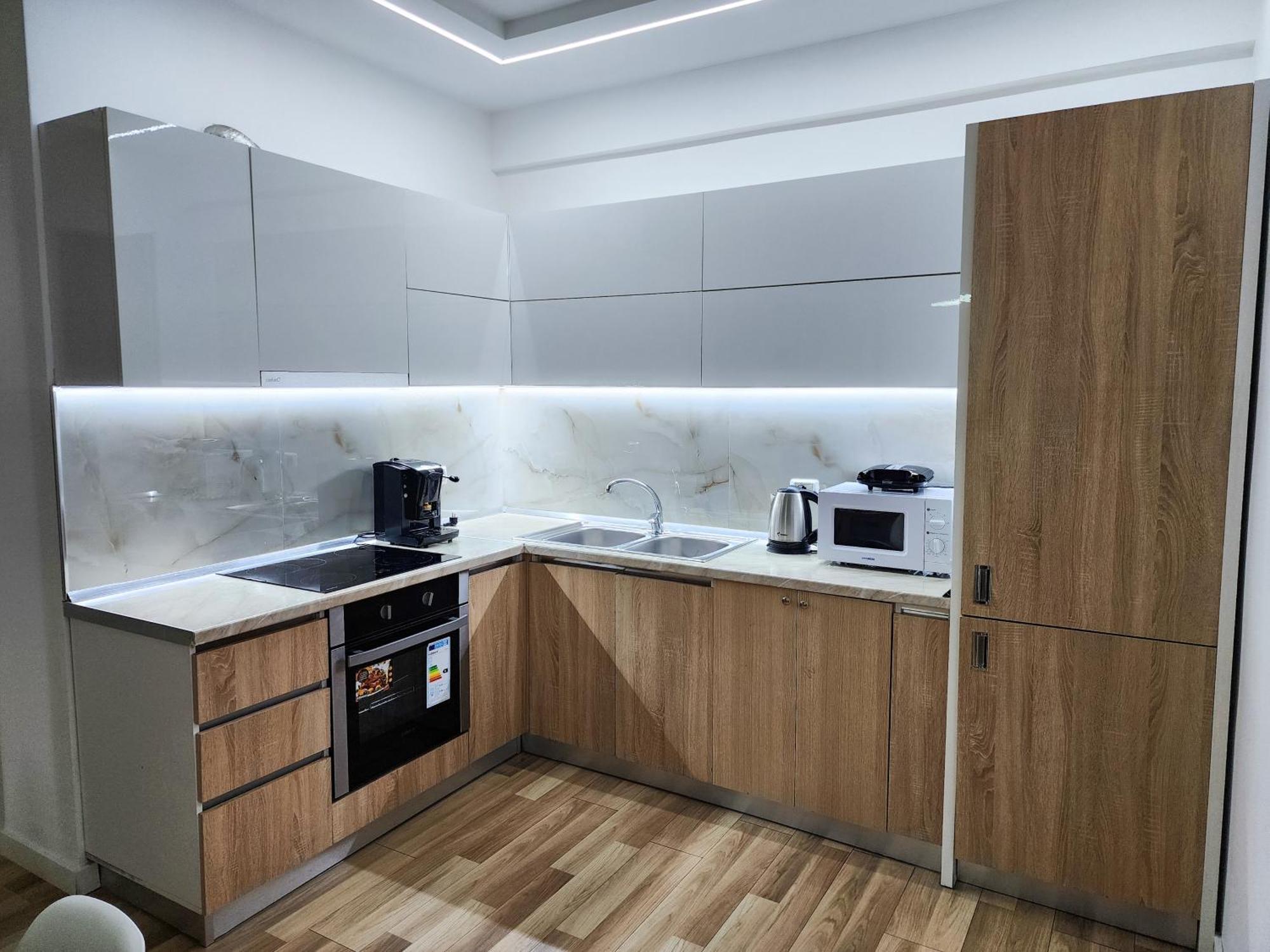 2E Apartment Myslym Shyri ติรานา ภายนอก รูปภาพ