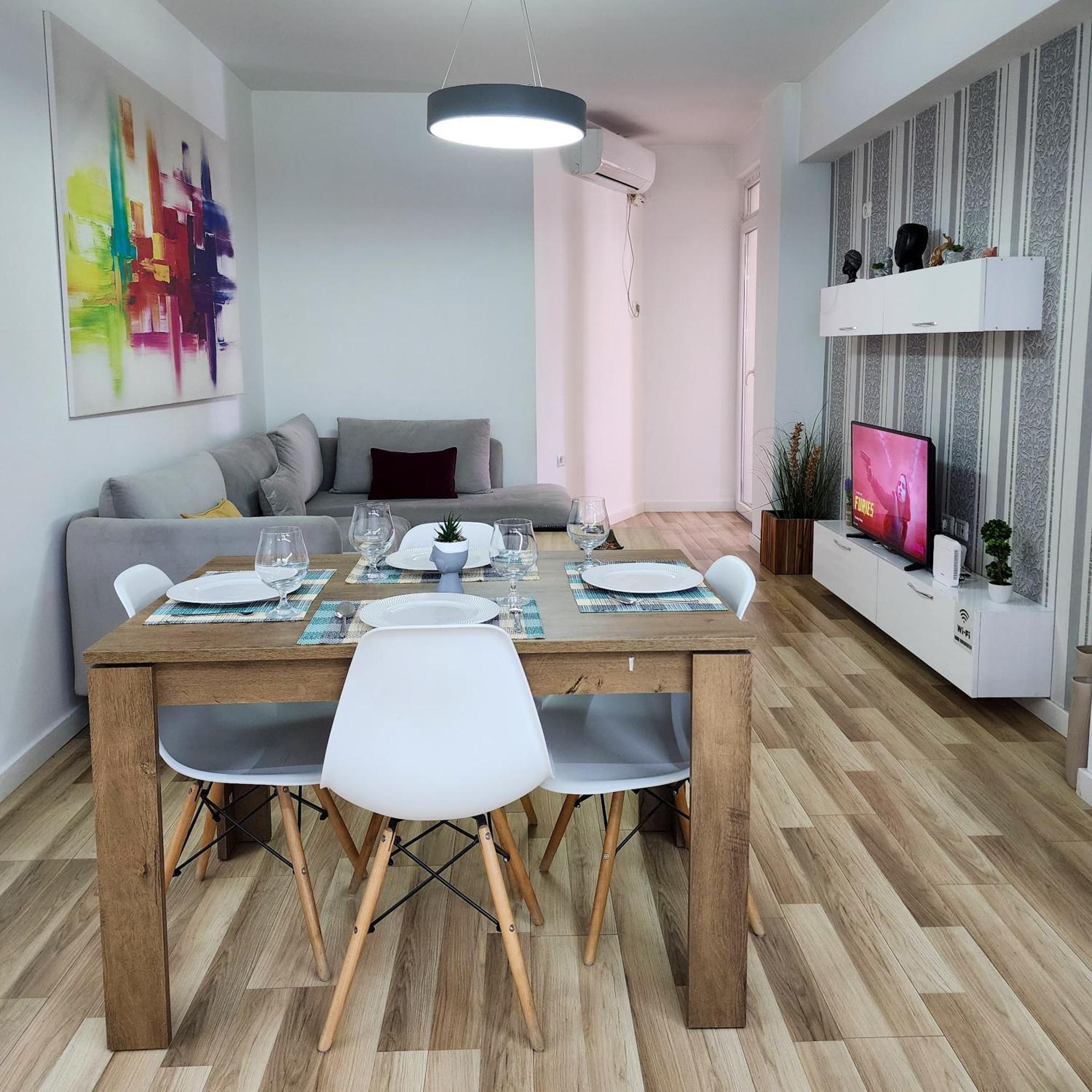 2E Apartment Myslym Shyri ติรานา ภายนอก รูปภาพ