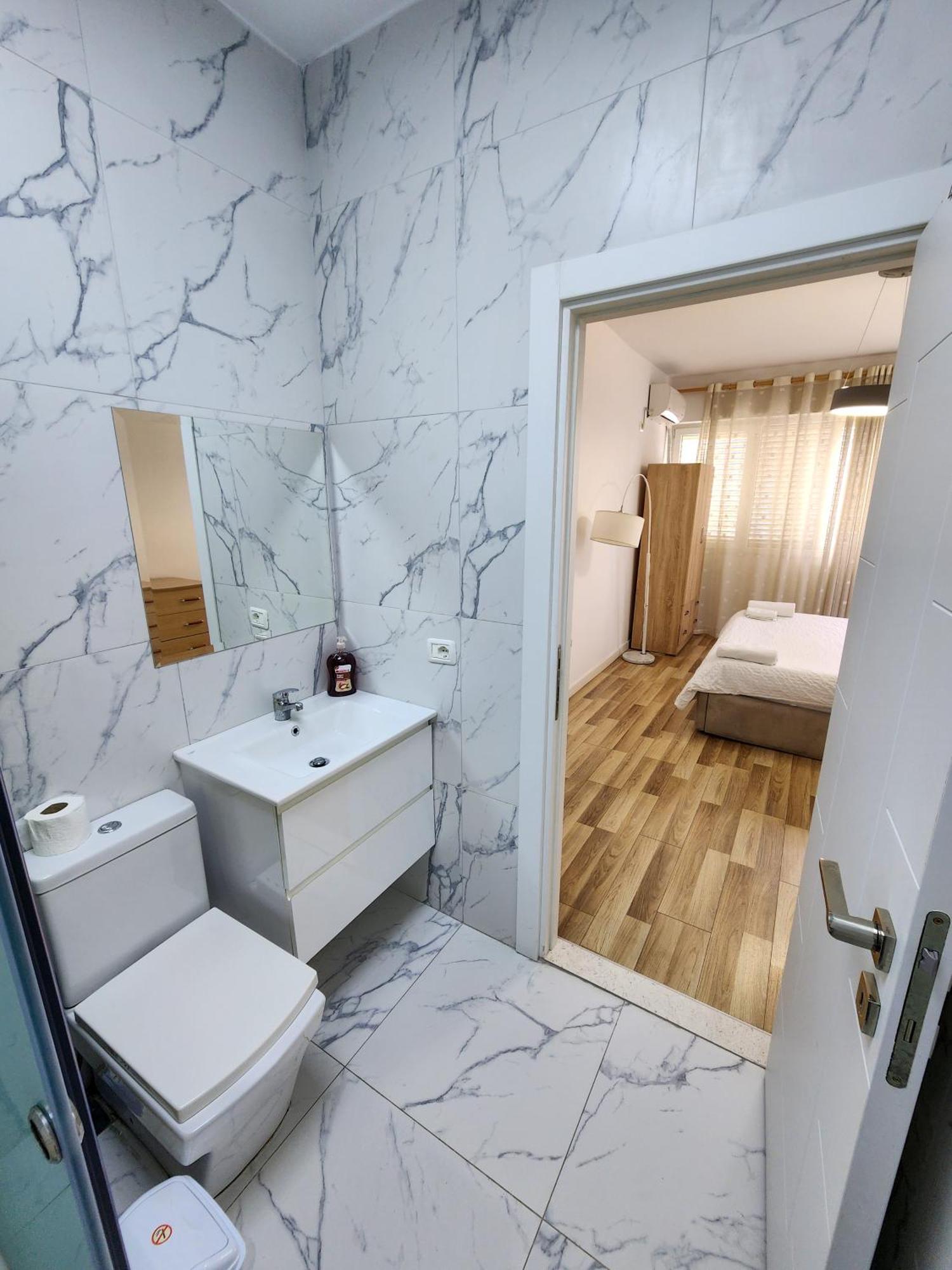 2E Apartment Myslym Shyri ติรานา ภายนอก รูปภาพ
